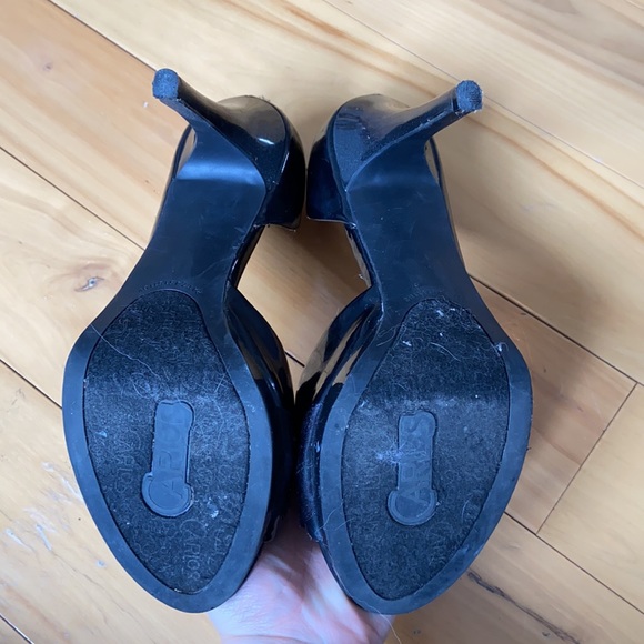 Carlos Santana Heels - Picture 3 of 5